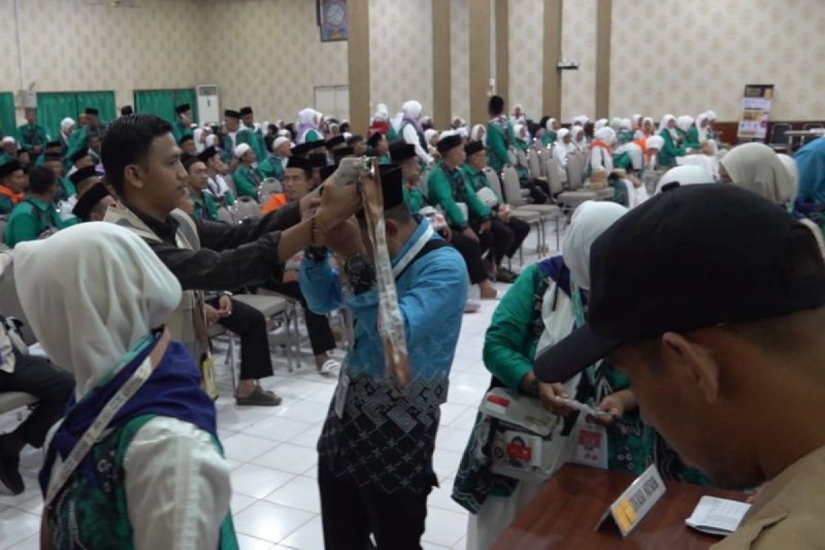 301 Jamaah Haji Kotabaru Tiba di Asrama Embarkasi Banjarmasin, Kloter 13 Diberangkatkan Senin Malam