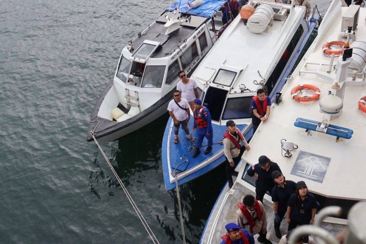 Imigrasi Batam Gelar Operasi Gabungan di Perairan Sekupang dan Batu Ampar, Dua Kapal Asing Diperiksa