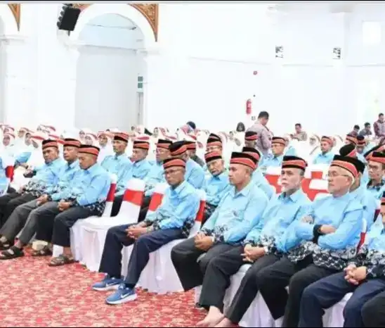 Pemko Bukittinggi Sambut Kepulangan 252 Jemaah Haji 2026, Wali Kota Serahkan Sertifikat Badal Haji untuk Satu Warga Meninggal