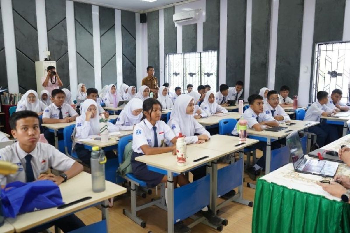 Pemkot Medan Gencarkan Pelatihan Literasi Digital dan AI ke 5.000 Siswa SMP di 25 Sekolah Hingga 2026