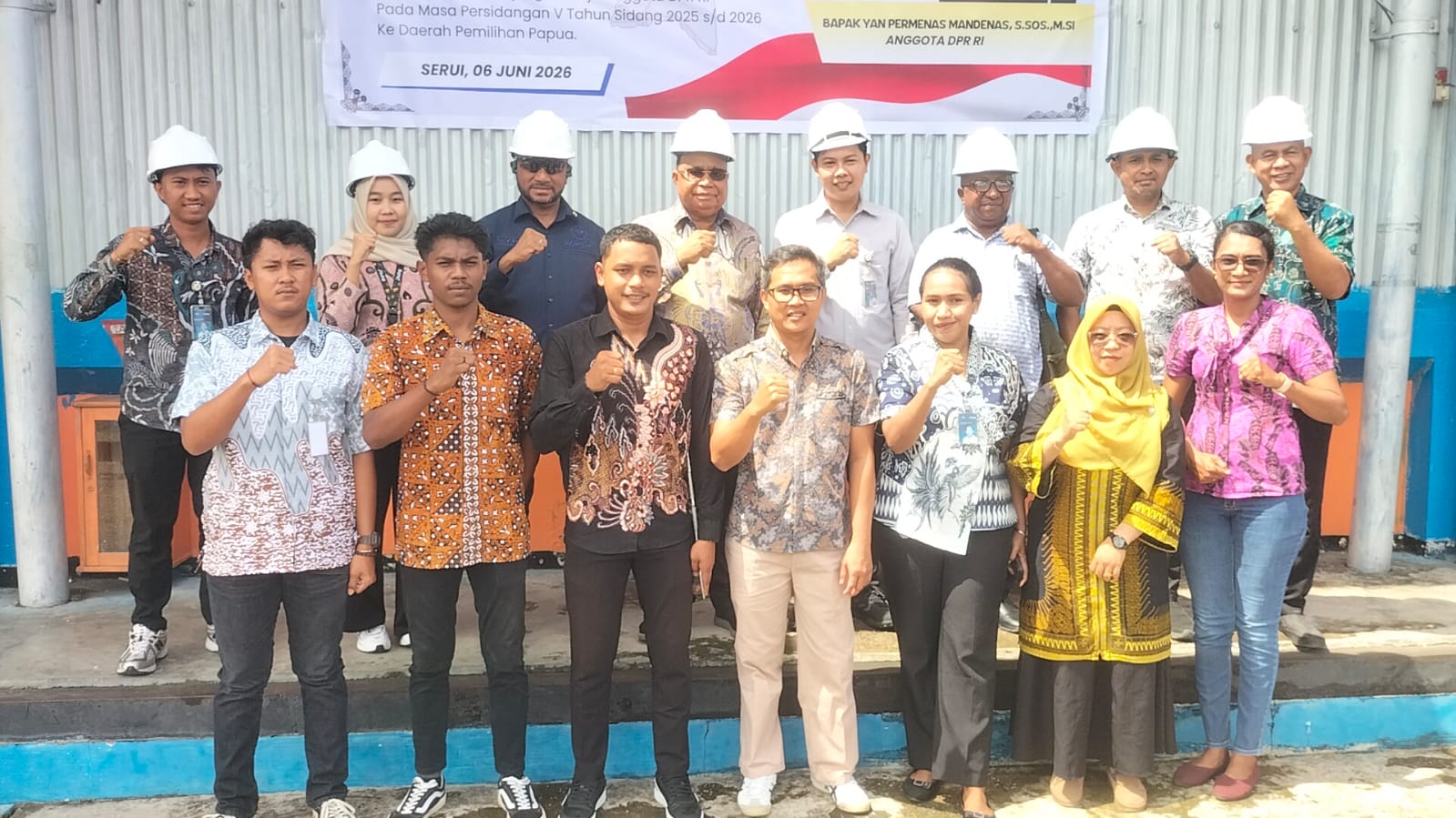 Anggota DPR Yan Mandenas Sidak Gudang Bulog Serui, Pastikan Beras Bantuan Tepat Sasaran di Kepulauan Yapen