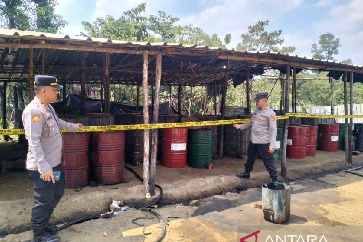 Polres Musi Banyuasin Buru Dua Pemilik Penyulingan Minyak Ilegal di Lawang Wetan, 2 Pekerja Diamankan