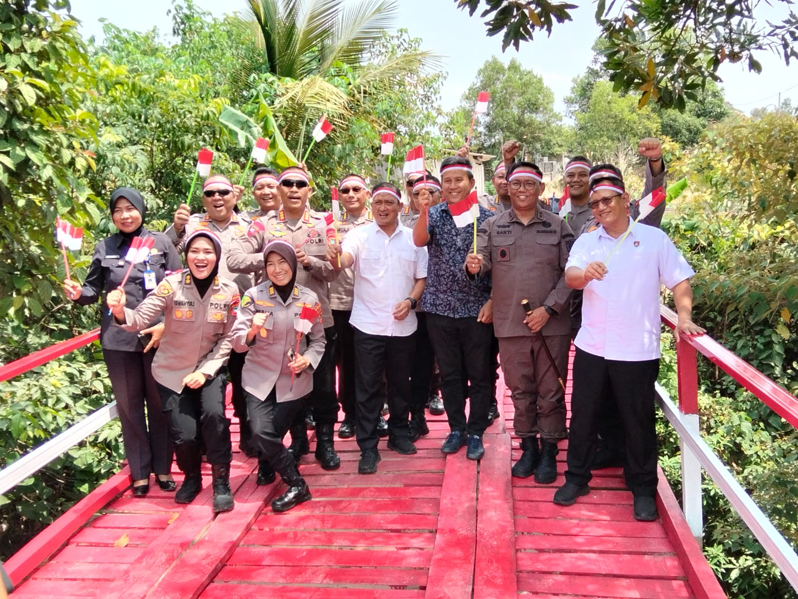 Bupati Bangka Fery Insani Resmikan Jembatan Merah Putih di Desa Air Ruai Pemali, Akses Warga ke Pasar Kini Lebih Cepat