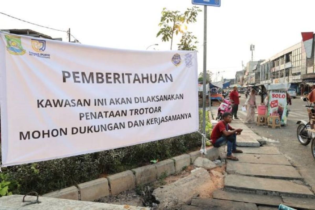 Pemkot Tangerang Relokasi 200 PKL Jalan Kiasnawi ke Pasar Anyar, Trotoar 280 Meter Mulai Dibangun