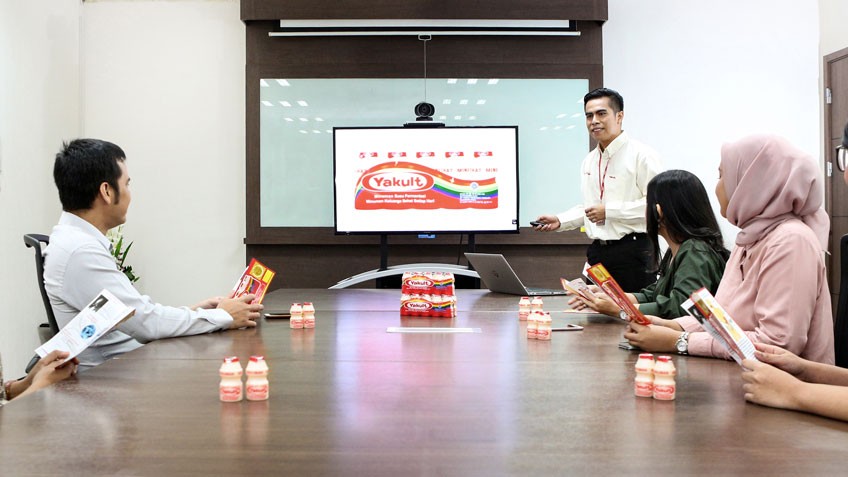 Yakult Buka 3 Lowongan Kerja untuk Lulusan SMA di Jakarta, Cek Syarat dan Link Daftar SPG hingga Driver