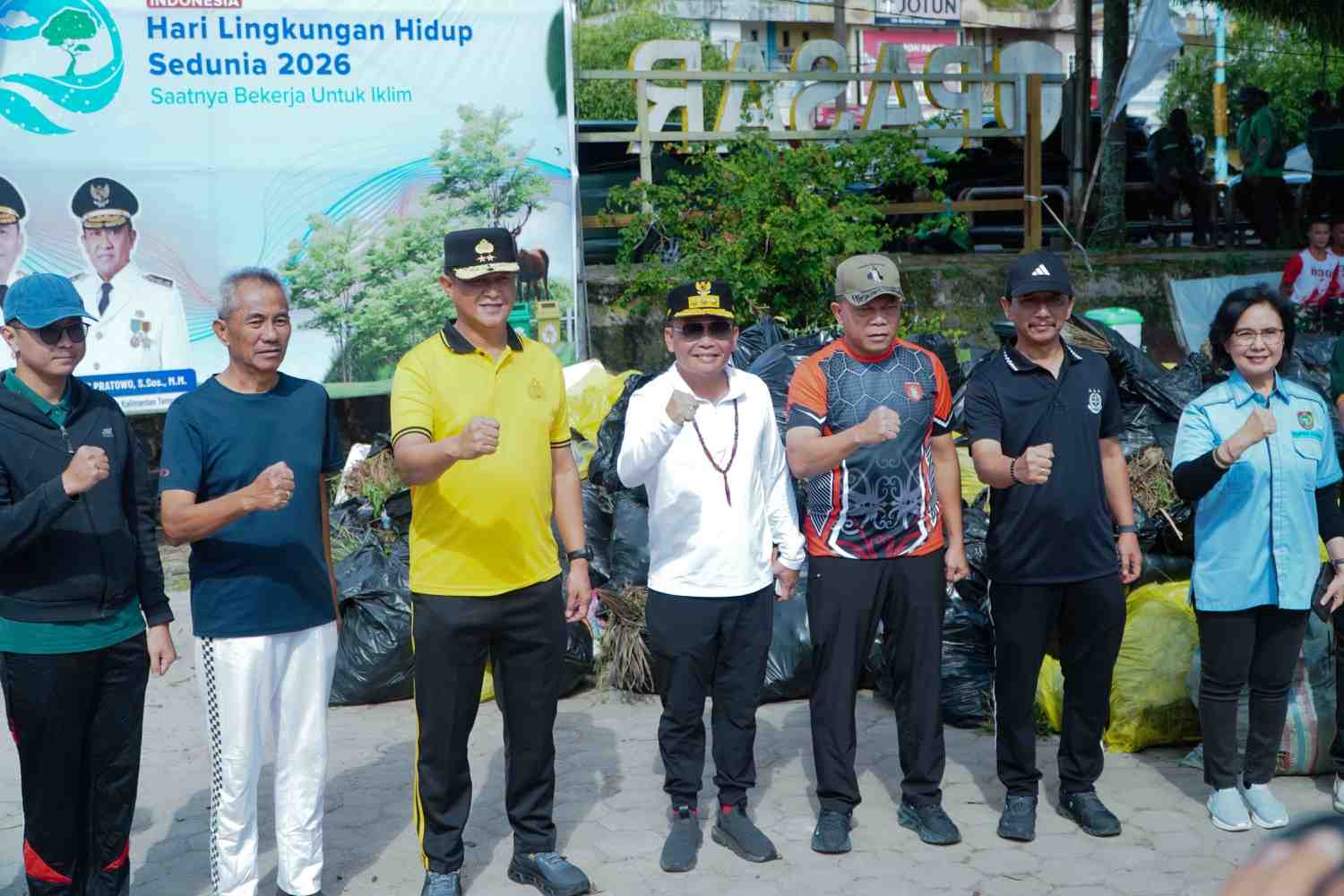 Peringati Hari Lingkungan Hidup 2026, Pemprov Kalteng Bersihkan Pasar Kahayan dan Ajak Warga Kelola Sampah Berkelanjutan