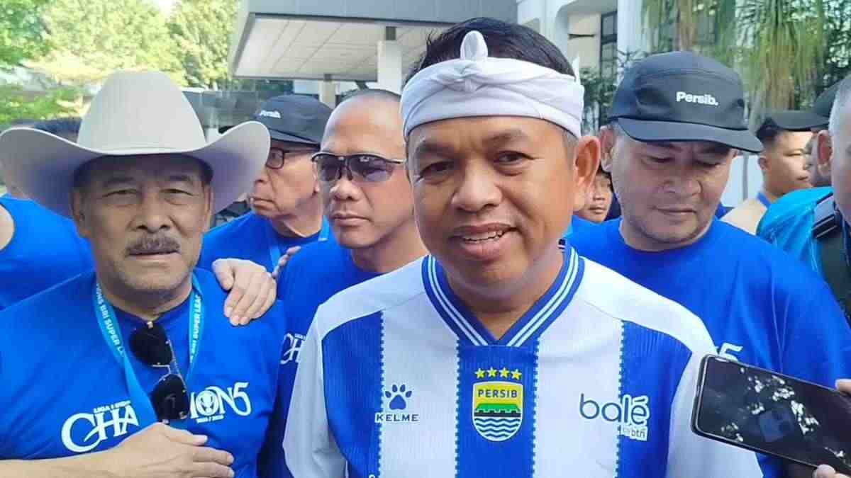 Cetak Hattrick Juara, Gubernur Jabar Dedi Mulyadi Puji Kemandirian Finansial Persib Tanpa Intervensi APBD