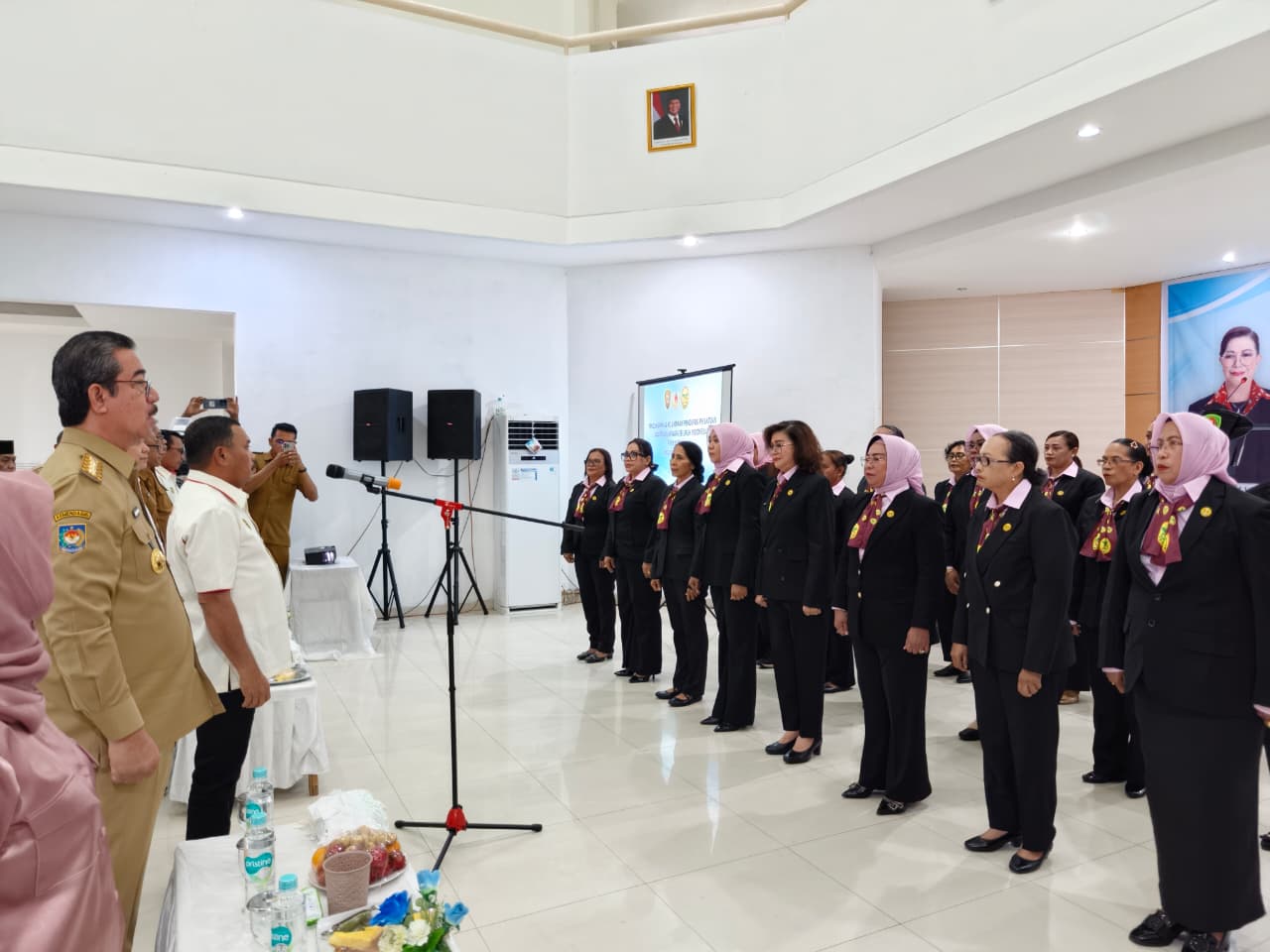 Gubernur Maluku Hendrik Lewerissa Minta PERWOSI Jadi Penggerak Perempuan Sehat dan Lahirkan Atlet Berprestasi
