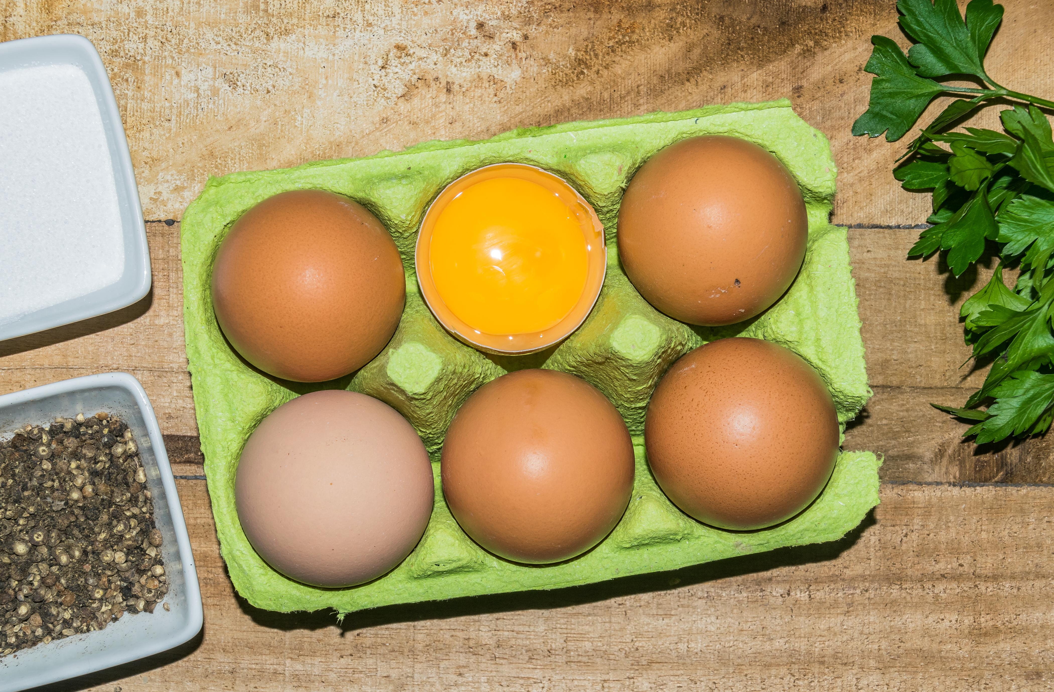 Cara Memilih Telur Ayam yang Bagus dan Masih Segar