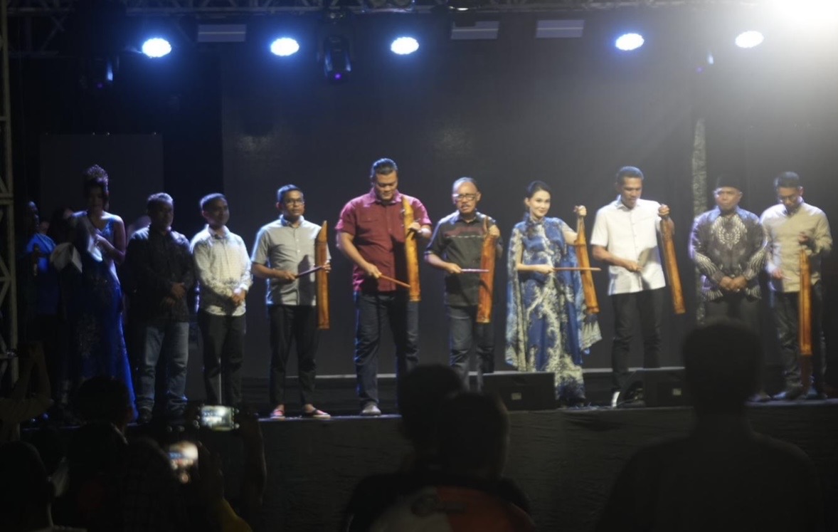 Festival Teluk Jailolo 2026 Resmi Dibuka di Halmahera Barat, Desa Dodinga Dicanangkan sebagai Kampung Wallace