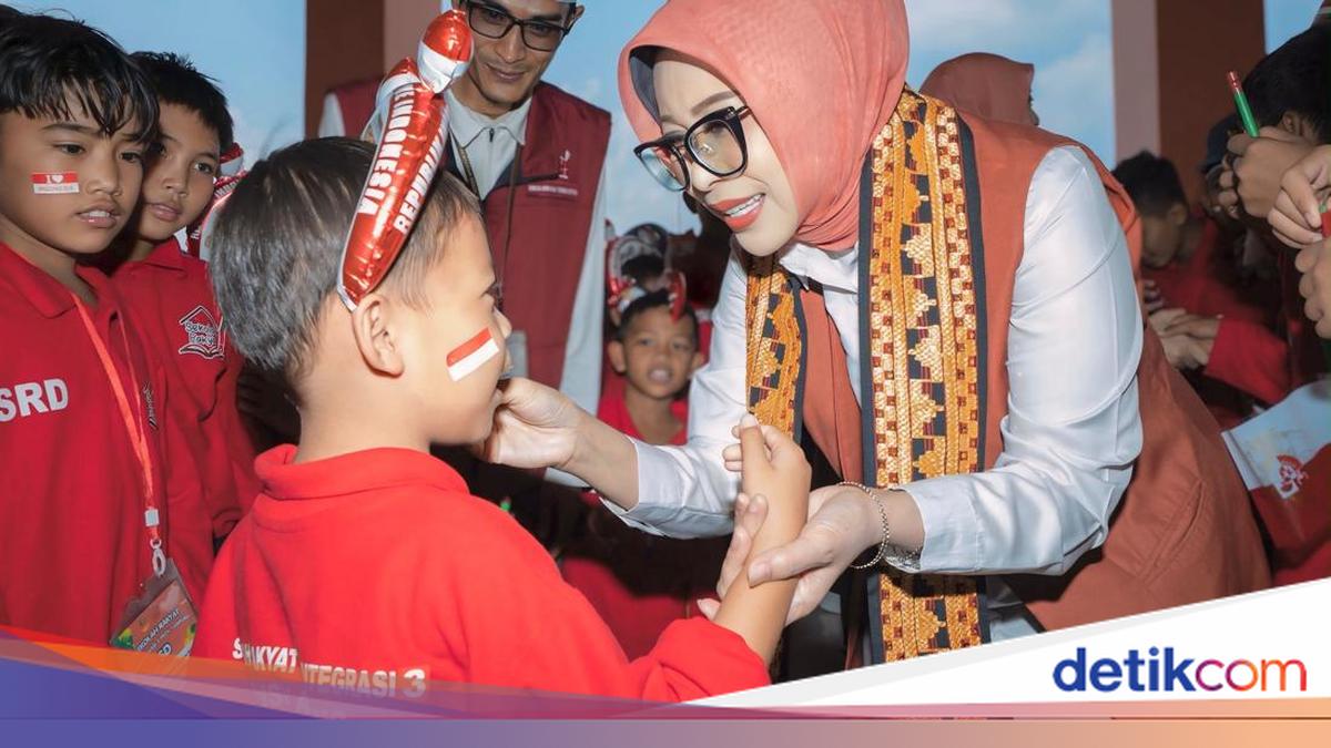 Penasihat DWP Kemensos Fatma Saifullah Tanamkan Semangat Belajar ke Siswa Sekolah Rakyat Lampung Selatan