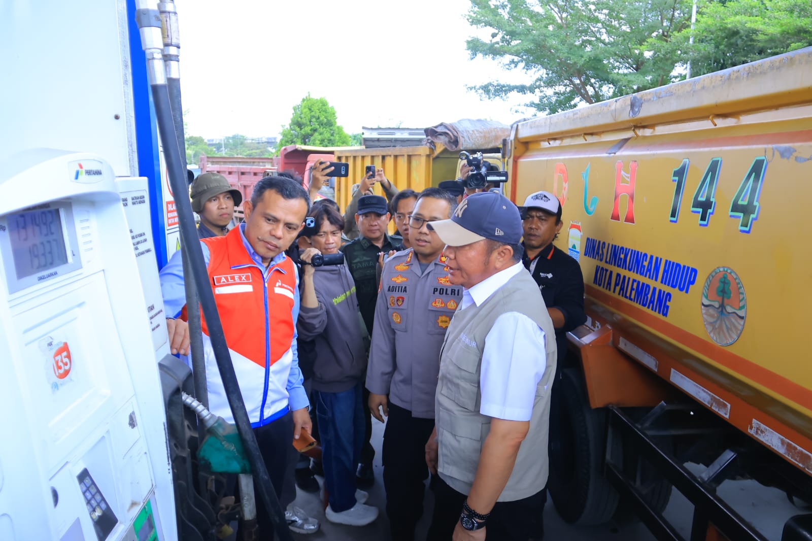 Gubernur Sumsel Herman Deru Turun ke 6 SPBU, Minta Antrean Biosolar Selesai dengan Pasokan 24 Jam