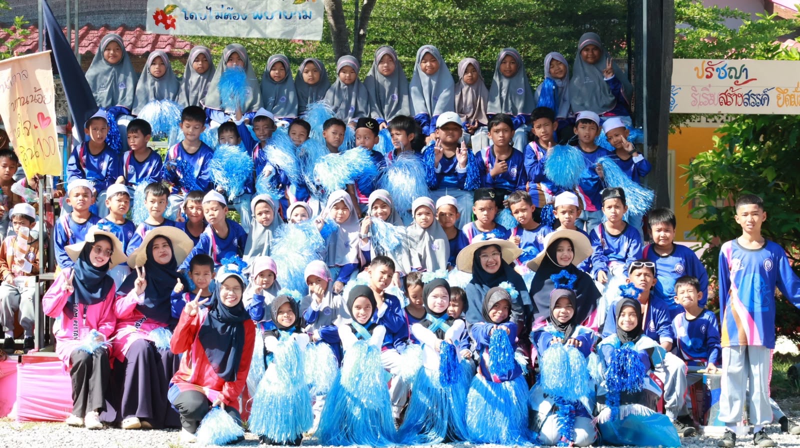 Mahasiswi UNIKI Bireuen Jadi Juri Kreativitas Sukan Warna di Thailand Selatan, Ini Tugasnya di Sekolah Islam Yala