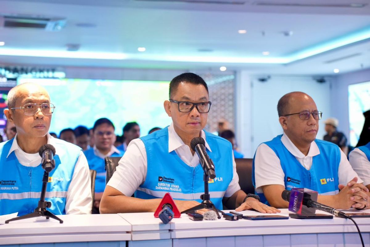 PLN Ungkap Penyebab Blackout Listrik Massal di Sumatera: Cuaca Buruk Picu Gangguan Transmisi