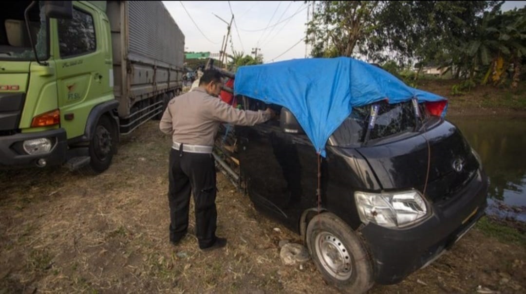 Tragedi di Jalur Pantura Indramayu: 13 Tewas Usai Hadiri Pesta Pernikahan, Pikap Ditabrak Truk Bertubi-tubi