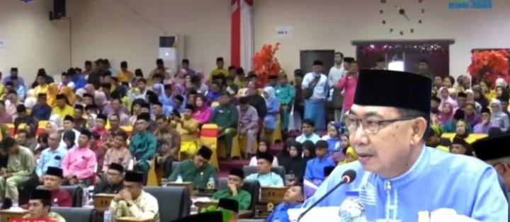 Sidang Paripurna HUT ke-61 Tanjab Barat: Wamenaker Hadir, Ketua DPRD Paparkan Capaian 2025-2026