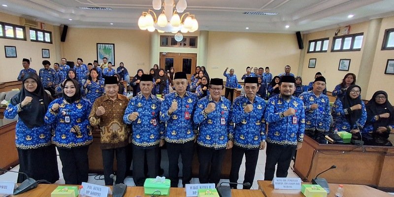 Plt Sekda Tarakan Ilyas Pimpin Pelepasan 12 Anggota KORPRI Purnabakti, Tegaskan Pensiun Bukan Akhir Pengabdian