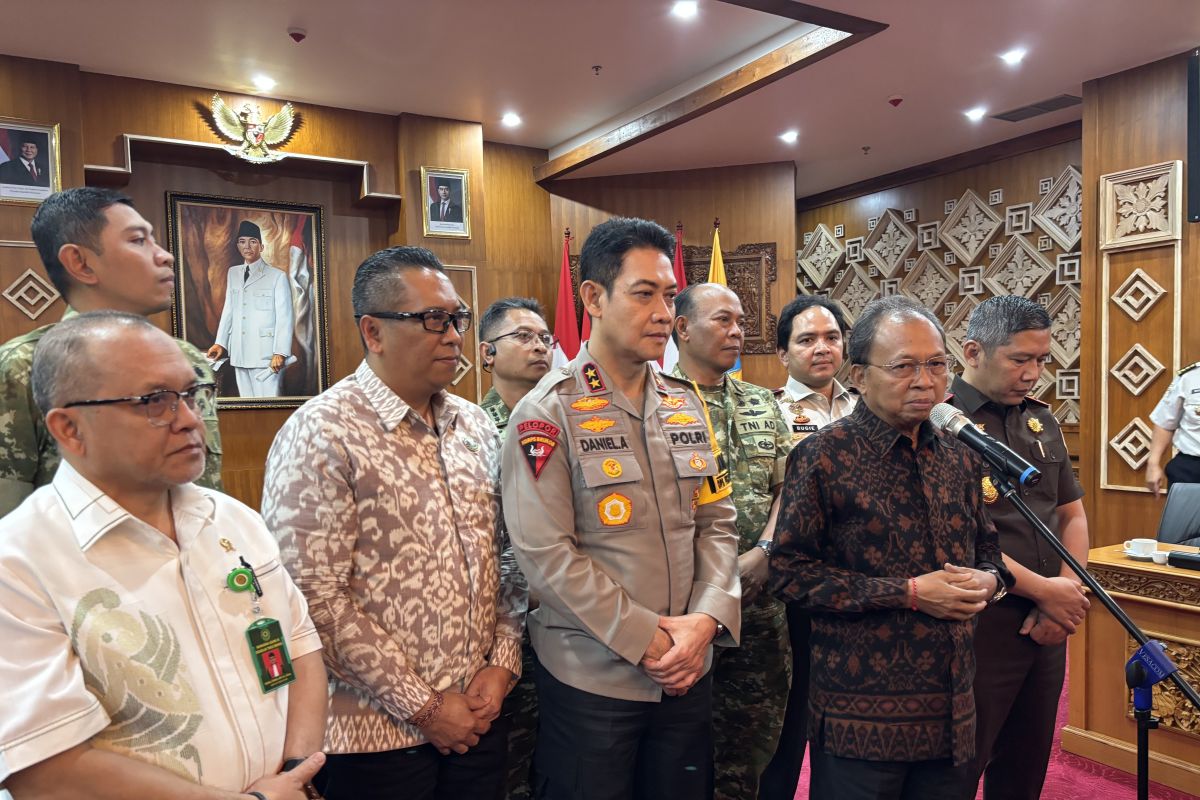 Gubernur Bali Wayan Koster Pastikan Tak Ada Komunitas WNA Eksklusif Usai Viral Acara Lari Silent Disco di Canggu