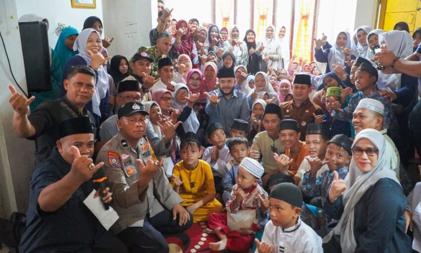 Wali Kota Padang Fadly Amran Resmikan Sekolah Lansia, Salurkan Bantuan ke 62 Anak Yatim di Lubuk Begalung