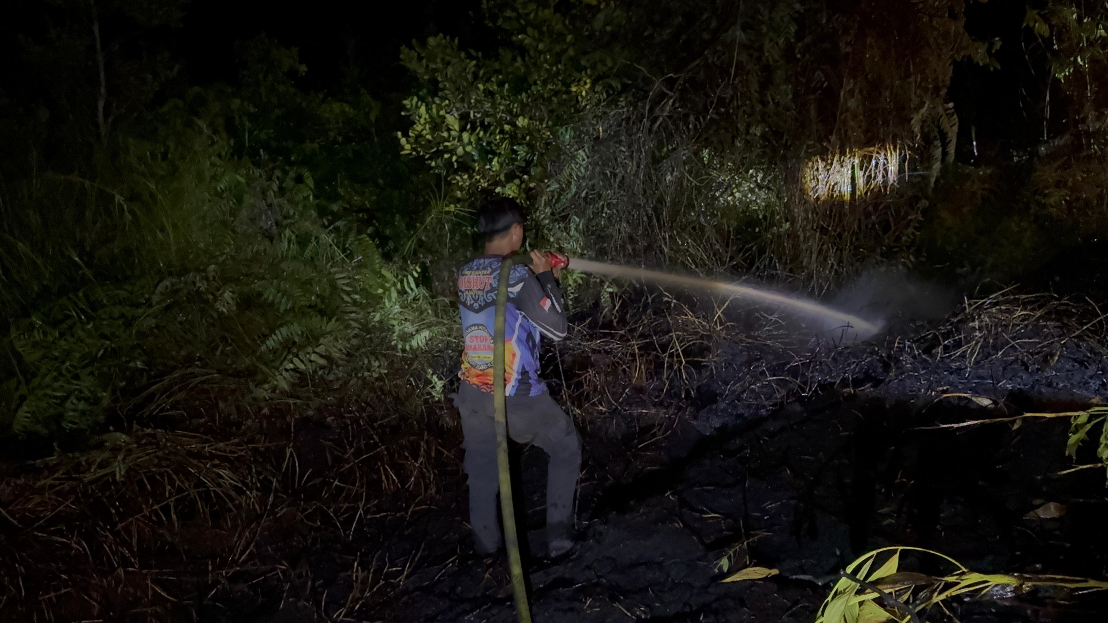 Kebakaran Lahan Gambut di Katingan Seluas 0,03 Hektare Berhasil Dipadamkan Tim Gabungan Dalkarhutla Kalteng