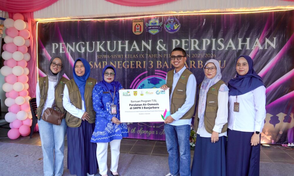 PLN Hadirkan Fasilitas Air Minum Osmosis di SMPN 3 Banjarbaru, Dorong Siswa Kurangi Sampah Botol Plastik
