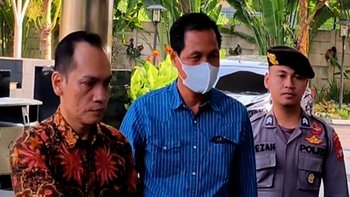 Bupati Muara Enim Edison Tiba di KPK Usai OTT, 10 Orang Termasuk 5 ASN Ditetapkan Tersangka
