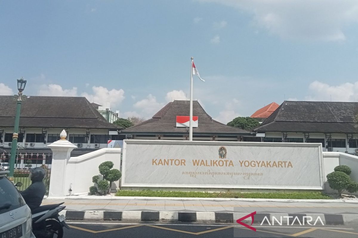 Wali Kota Yogyakarta Hasto Wardoyo Intensifkan Kunjungan Malam ke Pos Kamling untuk Jaring Aspirasi Warga dan Perkuat Keamanan