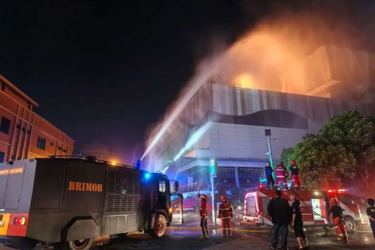 Kebakaran Mega Mall Manado: 1 Tewas, 4 Selamat, Polisi Kerahkan Labfor Usut Penyebab Api