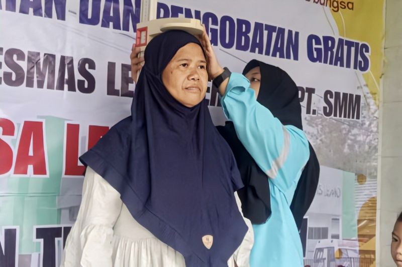 PT SMM Gelar Pengobatan Gratis Keempat di Barito Utara, 200 Lebih Warga Desa Lemo I Diperiksa
