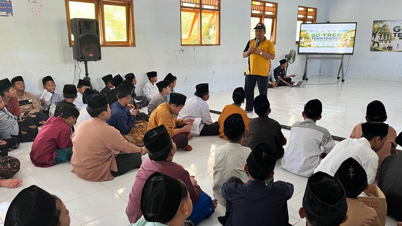 Kemenag Kebumen Luncurkan Go-Tren 2026 di Pesantren Raudlatul 'Ulum, Salurkan Bantuan Rp5 Juta untuk Usaha Laundry Santri