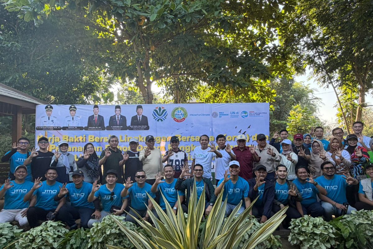 BPJamsostek Pontianak Tanam Pohon Buah di TPA Batu Layang, Peringati Hari Lingkungan Hidup 2026