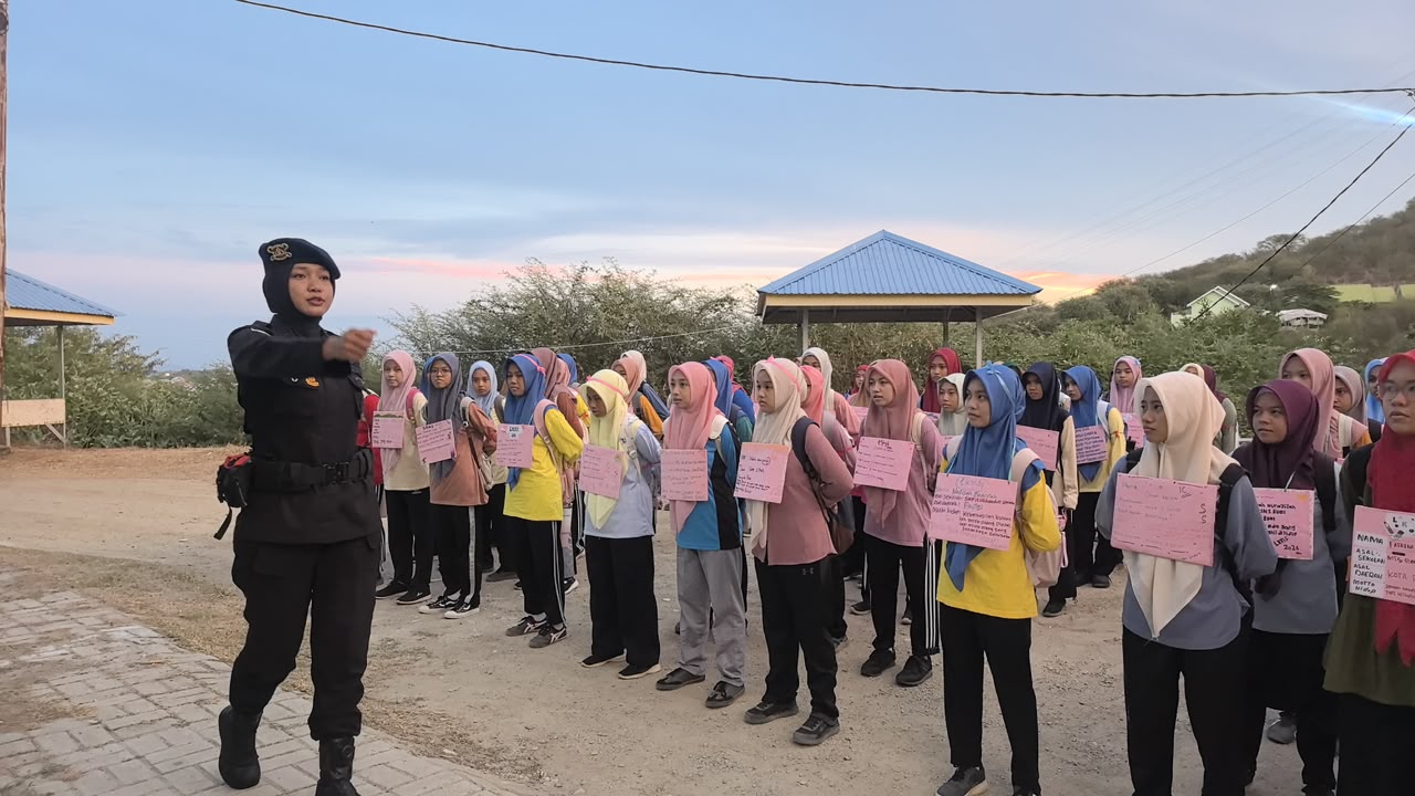 Satbrimob Polda Sulteng Latih PBB dan Wawasan Kebangsaan di Hari Ketiga LKMS MAN Insan Cendekia Palu