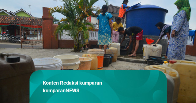 Kekeringan Landa Desa Kaimear di Kota Tual Maluku, Bantuan Air Minum untuk 191 Warga Tiba dengan Kapal