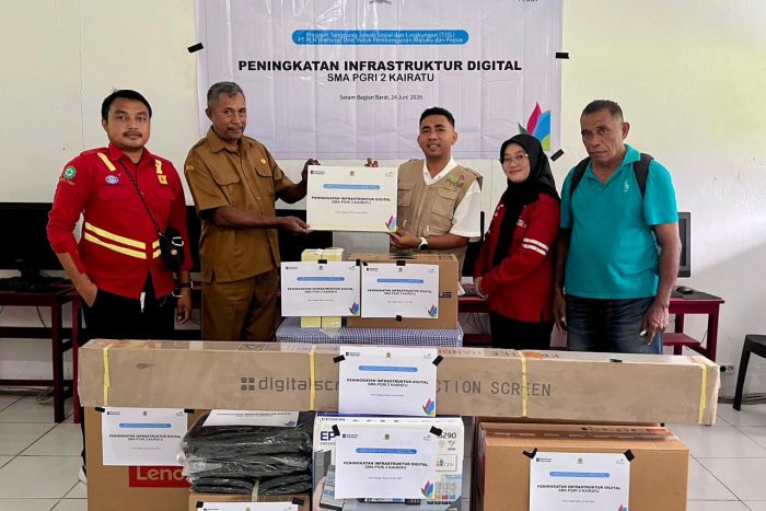 PLN Serahkan Bantuan Infrastruktur Digital ke SMA PGRI 2 Kairatu, 20 Guru dan 143 Siswa Jadi Penerima Manfaat