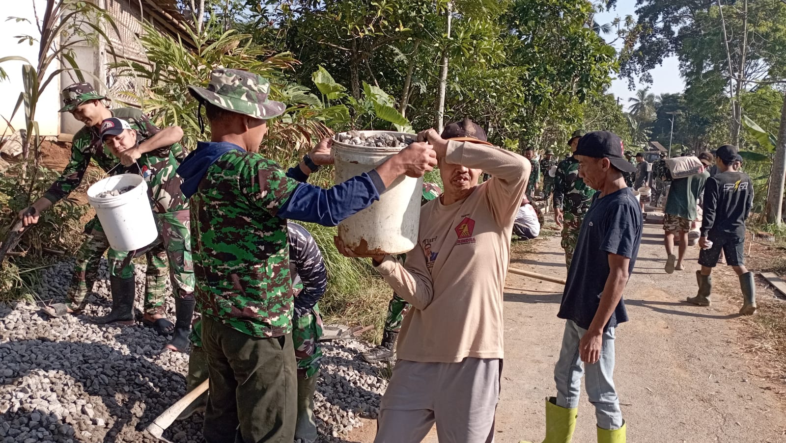 TMMD Reg ke-129 Kodim 0714/Salatiga di Desa Cukil: Gotong Royong Warga dan Satgas Jadi Kunci Pembangunan Desa