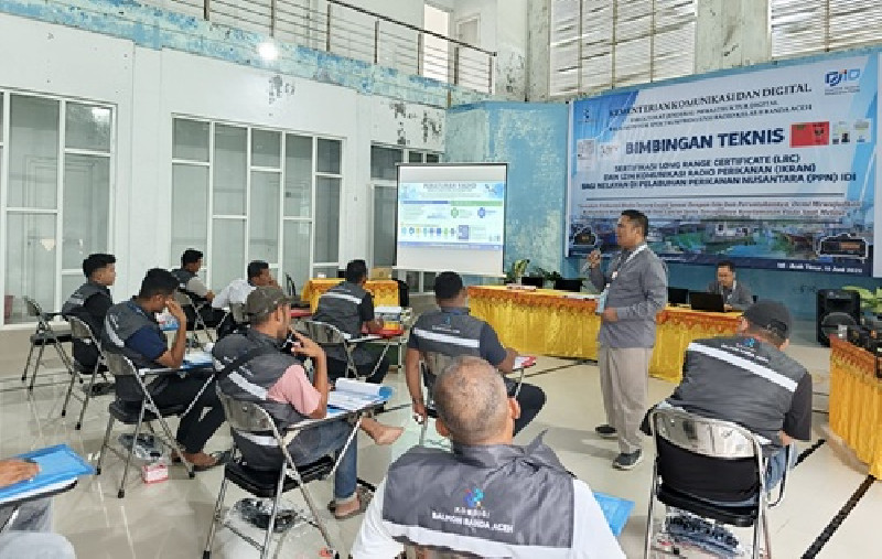 Balmon Banda Aceh Bekali 35 Nelayan di Idi Aturan Pakai Radio Maritim, Cegah Gangguan Frekuensi Penerbangan