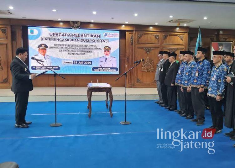 Wali Kota Salatiga Robby Hernawan Lantik 30 Pejabat, Ingatkan ASN Jangan Ingin Dilayani Masyarakat