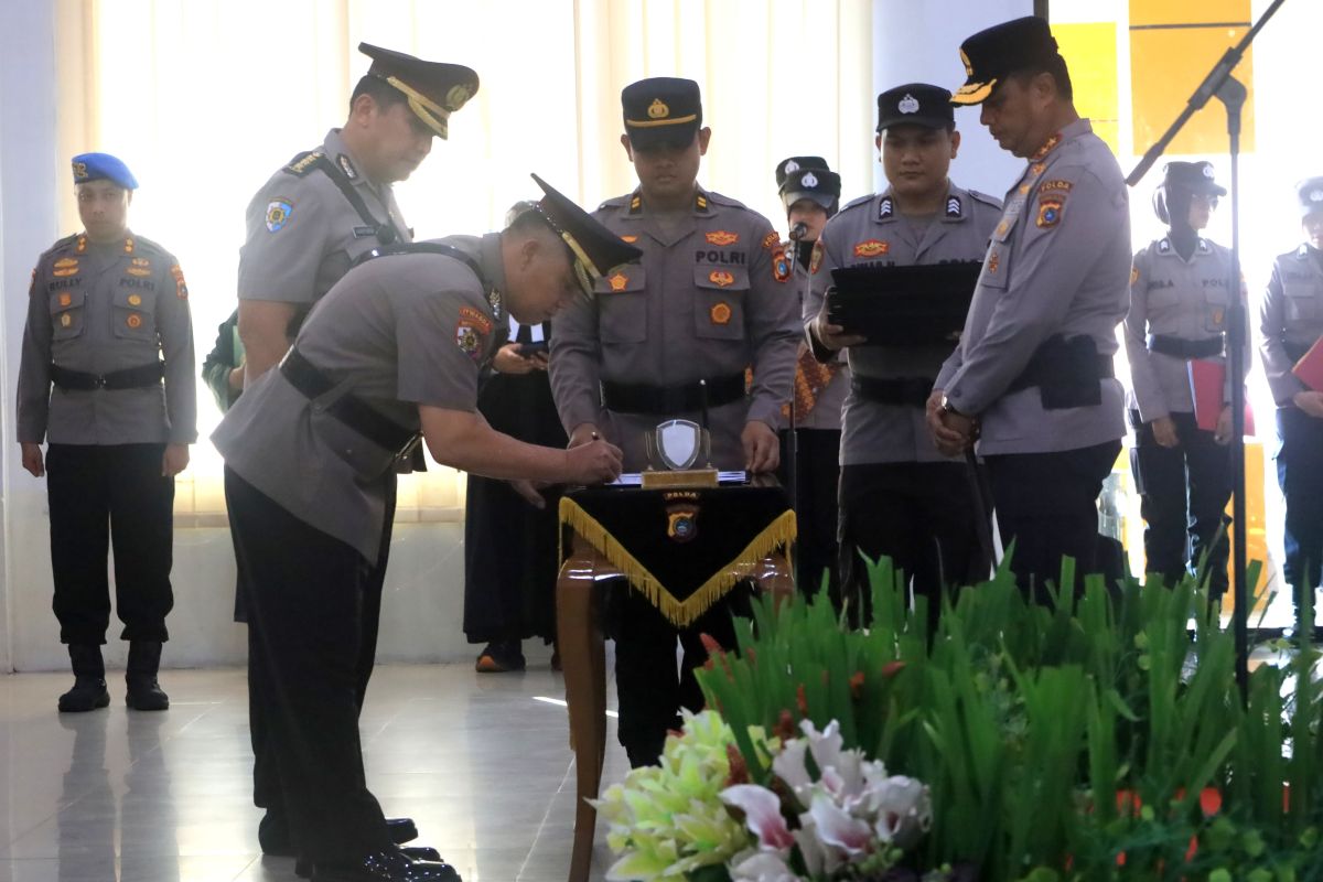 Kapolda Babel Viktor T. Sihombing Mutasi 9 Pejabat Utama dan Kapolres, Ini Daftar Lengkapnya