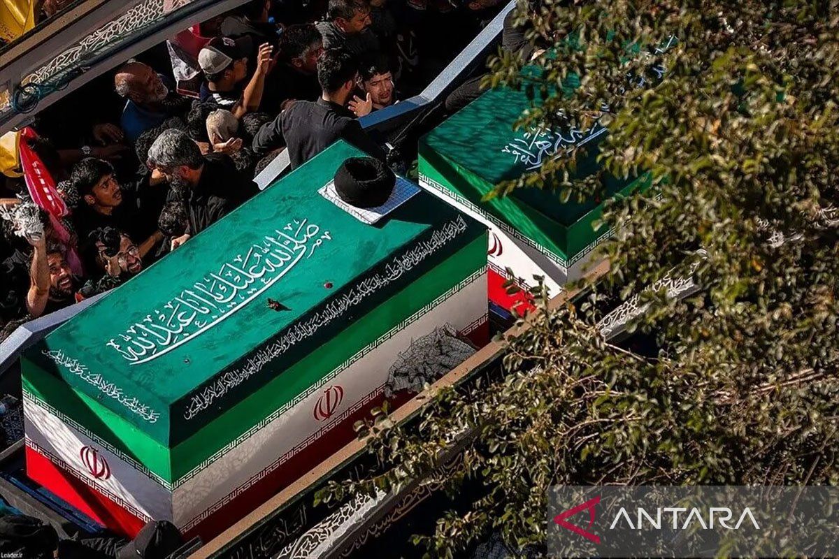 Prosesi Pemakaman Ali Khamenei Berakhir di Kompleks Makam Imam Reza Mashhad, Jutaan Pelayat Hadir