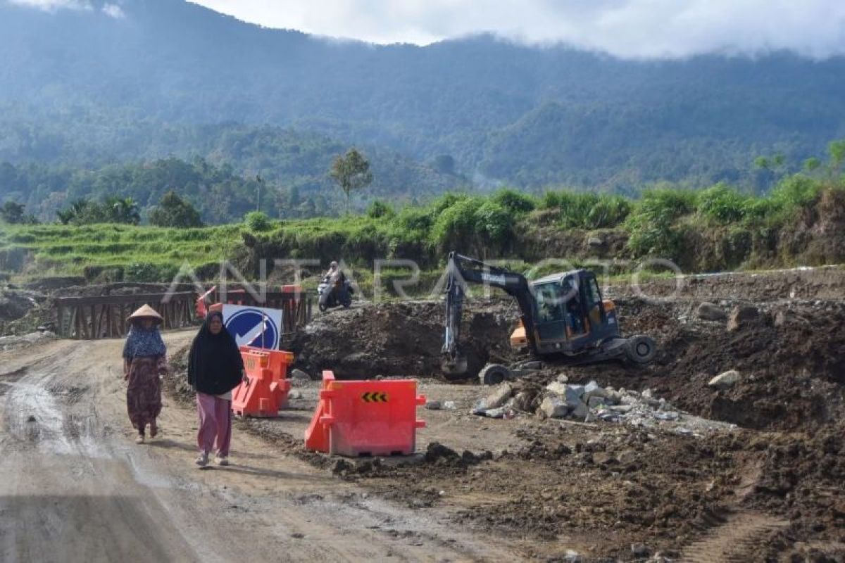 Anggaran Rp670 Miliar Mengalir untuk Pemulihan Jalan Malalak Agam Pascabencana, Warga Masih Bergantung pada Jembatan Darurat