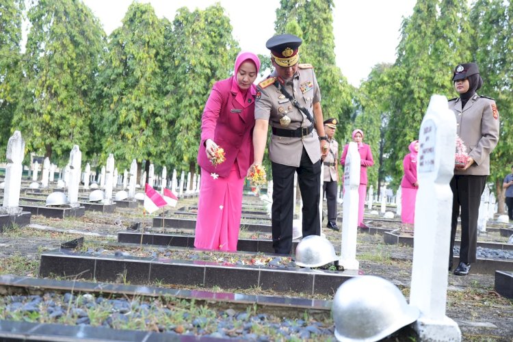 Ziarah di TMP Siguntang, Polda Sumsel Tegaskan Semangat Pengabdian Jelang Hari Bhayangkara ke-80
