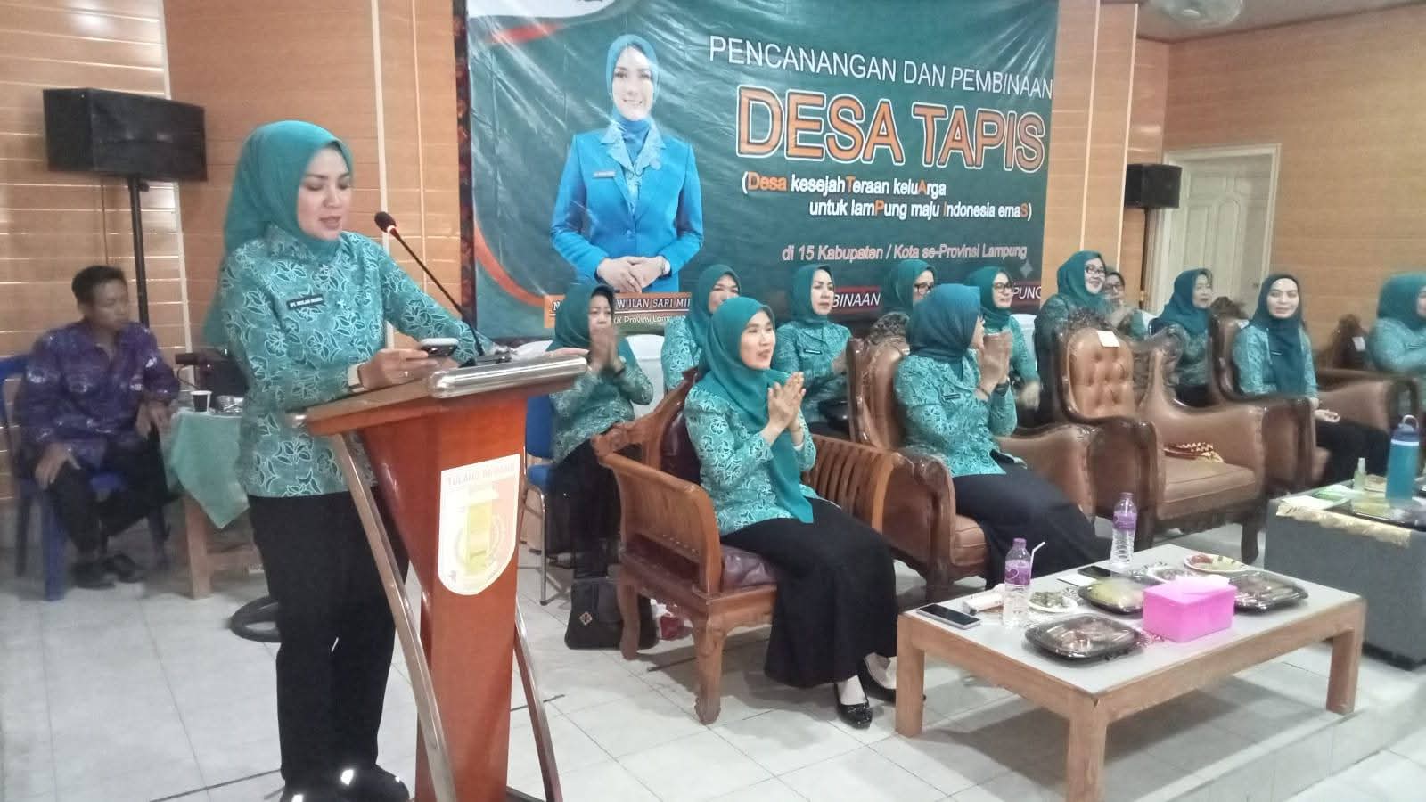 Ketua TP PKK Lampung Canangkan Desa TAPIS di Kampung Panca Tunggal Jaya, Salurkan Bantuan dan Pelatihan Ekonomi