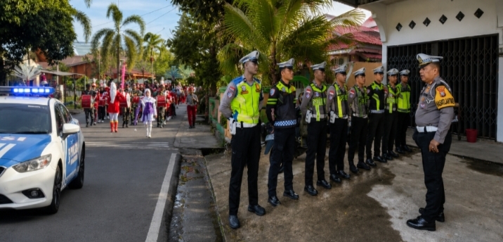 Pawai Budaya 500 Siswa SDN 002 Ranai di Natuna Dikawal Ketat Kasat Lantas, Arus Lalin Terjaga