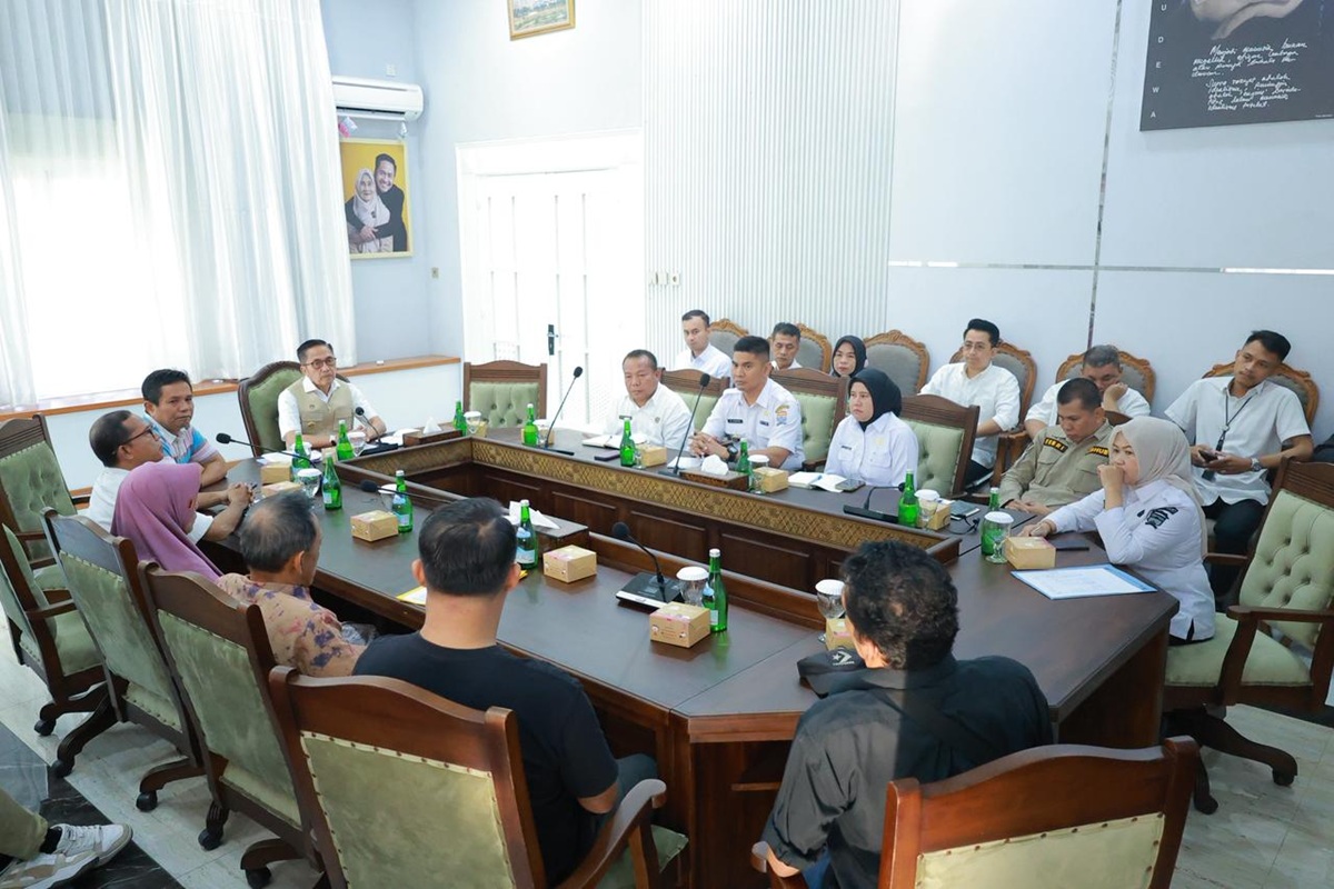 Wali Kota Palembang Ratu Dewa Tunda Relokasi 27 Pedagang Stadion Kamboja, Solusi Penataan Dibahas Bersama Bank Sumsel Babel