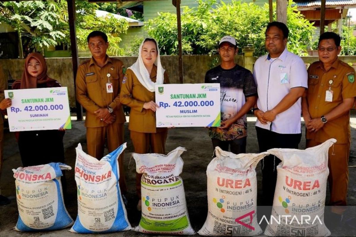 Bupati Natuna Cen Sui Lan Salurkan Santunan Jaminan Kematian BPJS Ketenagakerjaan Rp 42 Juta Per Ahli Waris Petani
