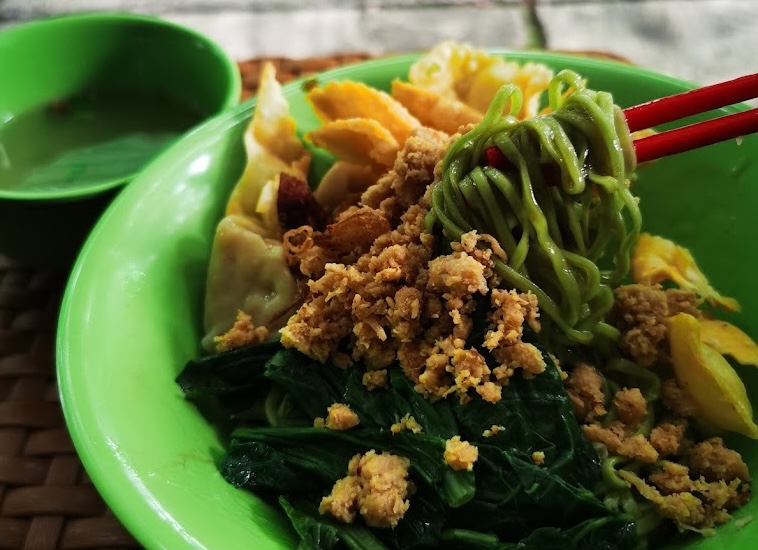 Grunmi Noodles & Rice Lodaya Bogor, Sajikan Mie Hijau Unik dari Sawi