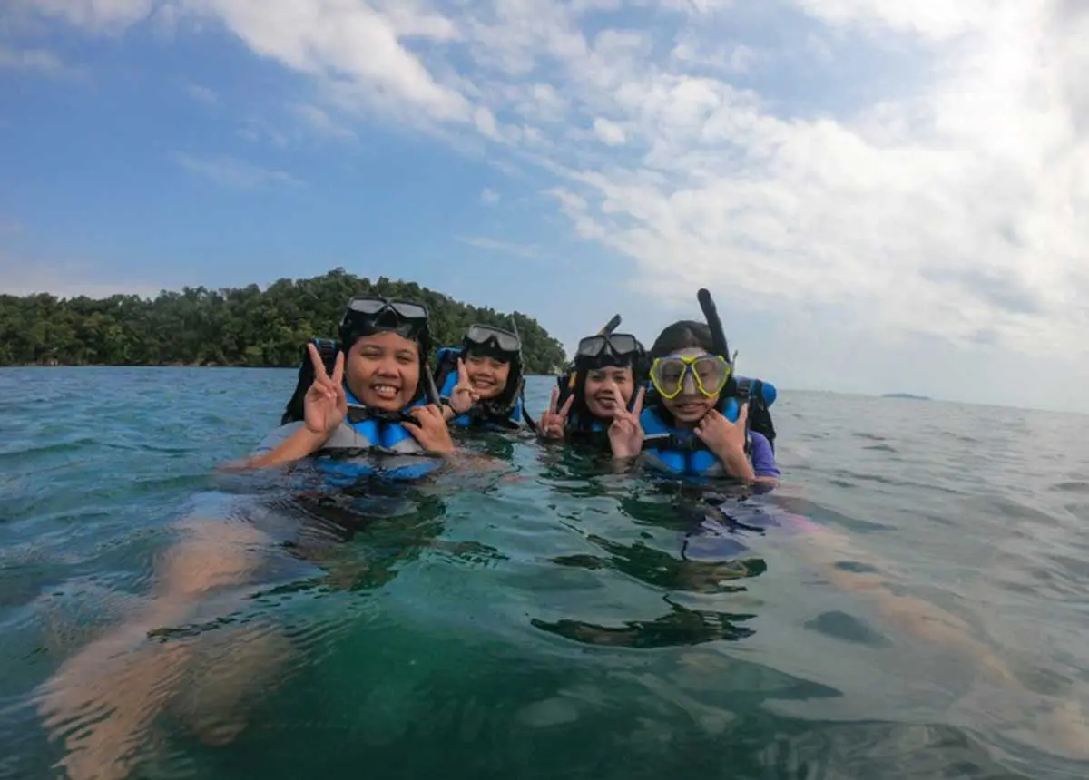 Pulau Abang di Batam Tawarkan Pantai Air Jernih dan Snorkeling, Jarak Tempuh 50 Km dari Muka Kuning