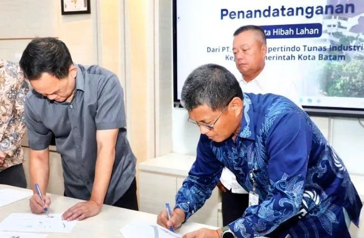Sekda Batam Apresiasi Tunas Group Hibahkan Lahan 2.062 Meter Persegi untuk Pos Damkar di Kawasan Industri