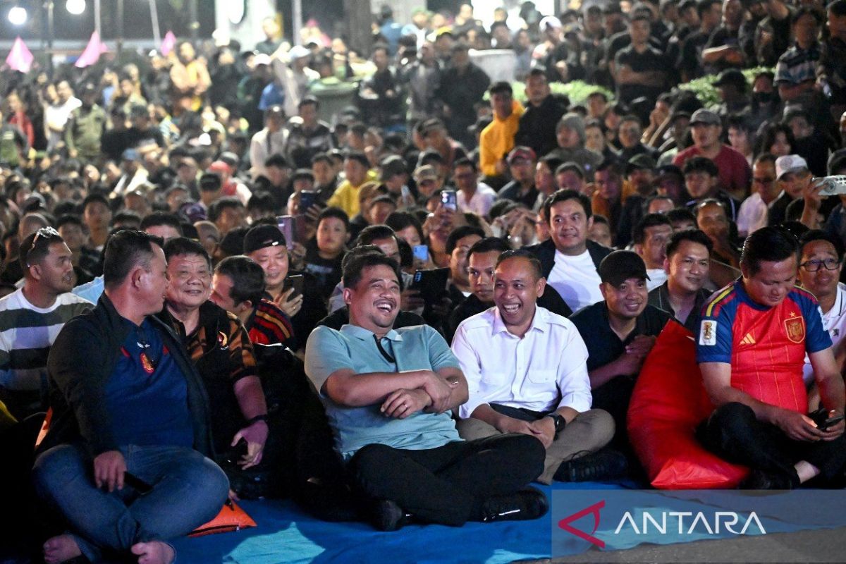 Nobar Final Piala Dunia 2026 di Gunungsitoli, Bobby Nasution Duduk Bersama Ribuan Warga Nias