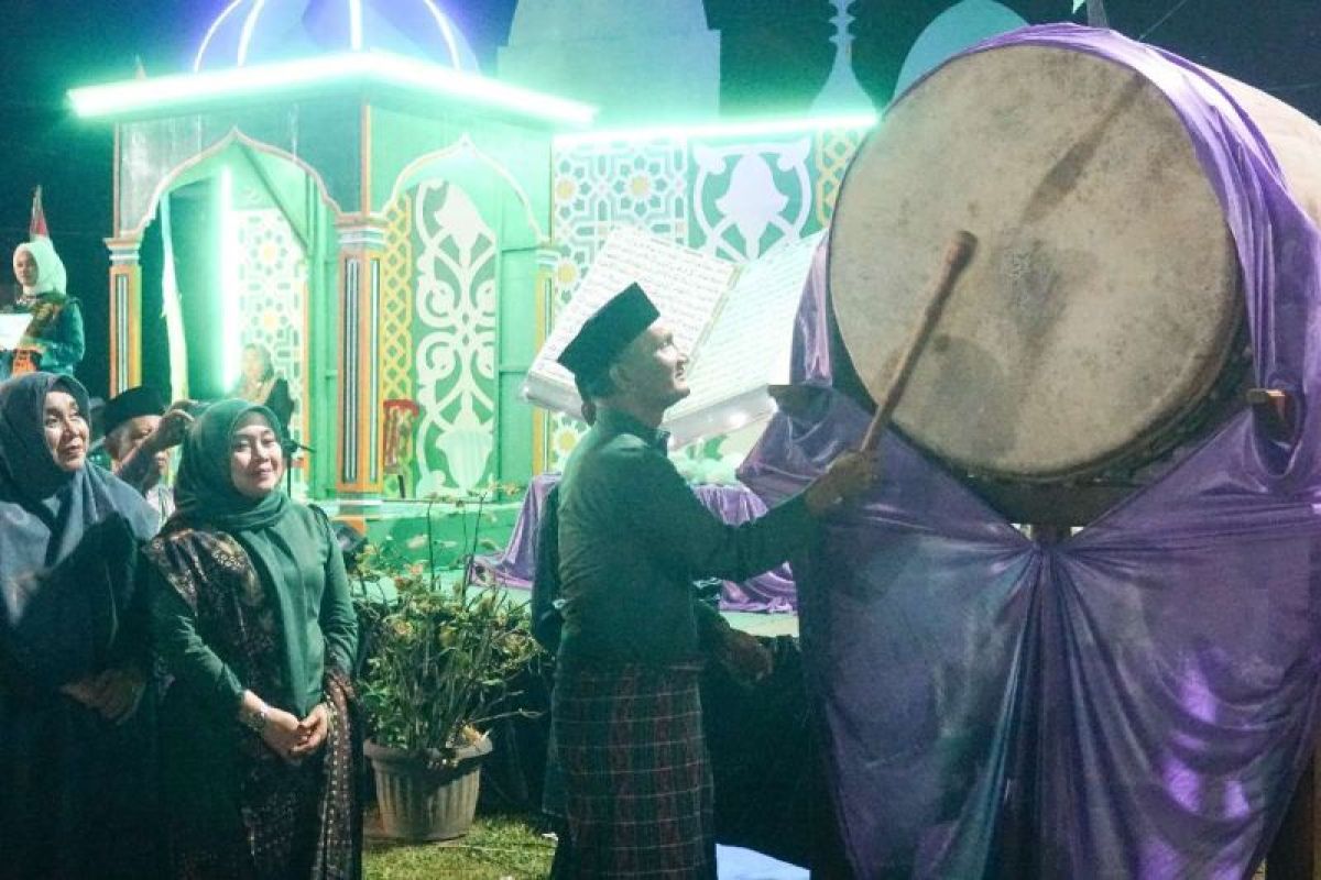 Bupati Sarolangun Resmi Buka MTQ ke-14 Kecamatan Pelawan, Piala Bergilir Diserahkan ke Desa Pulau Aro